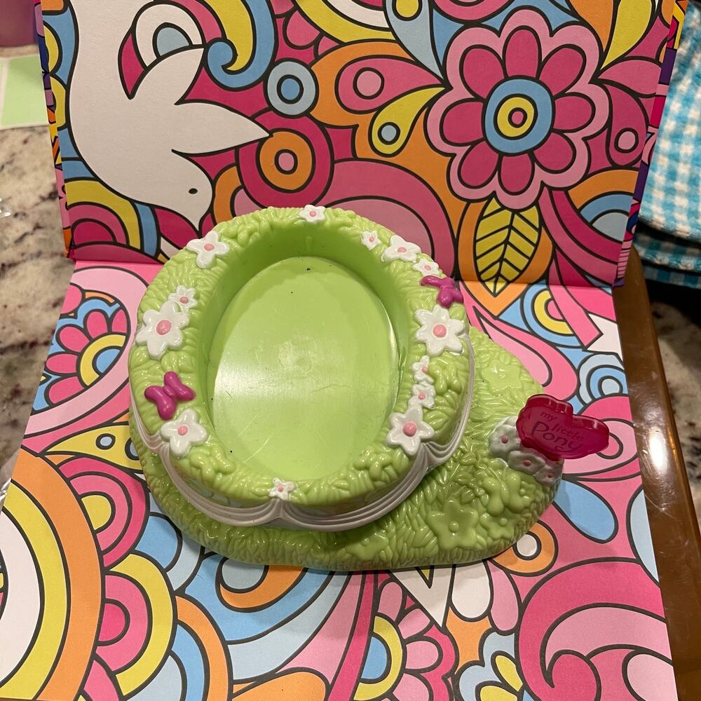 Hasbro 2008 My Little Pony green floral twirling stand Tiny Treasures